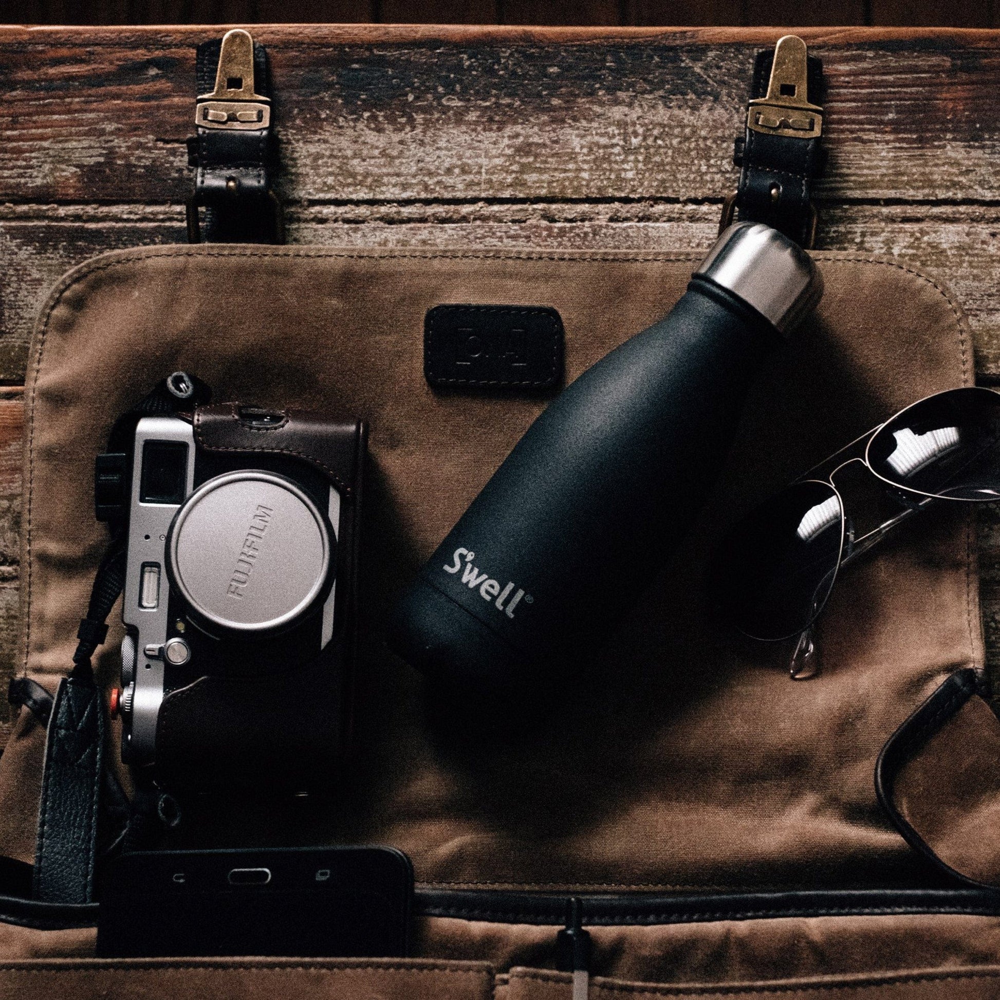 original-bottle-9oz-w0 Swell-Water-Bottle-9oz-Black-Onyx-LifeStyle.jpg