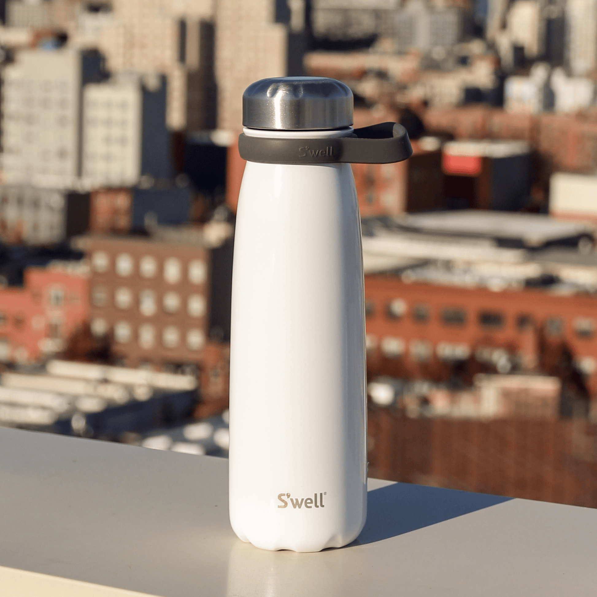 traveler-40oz-z2 Swell-Water-Bottle-Traveler-40oz-White-Angel-Food-Lifestyle.png