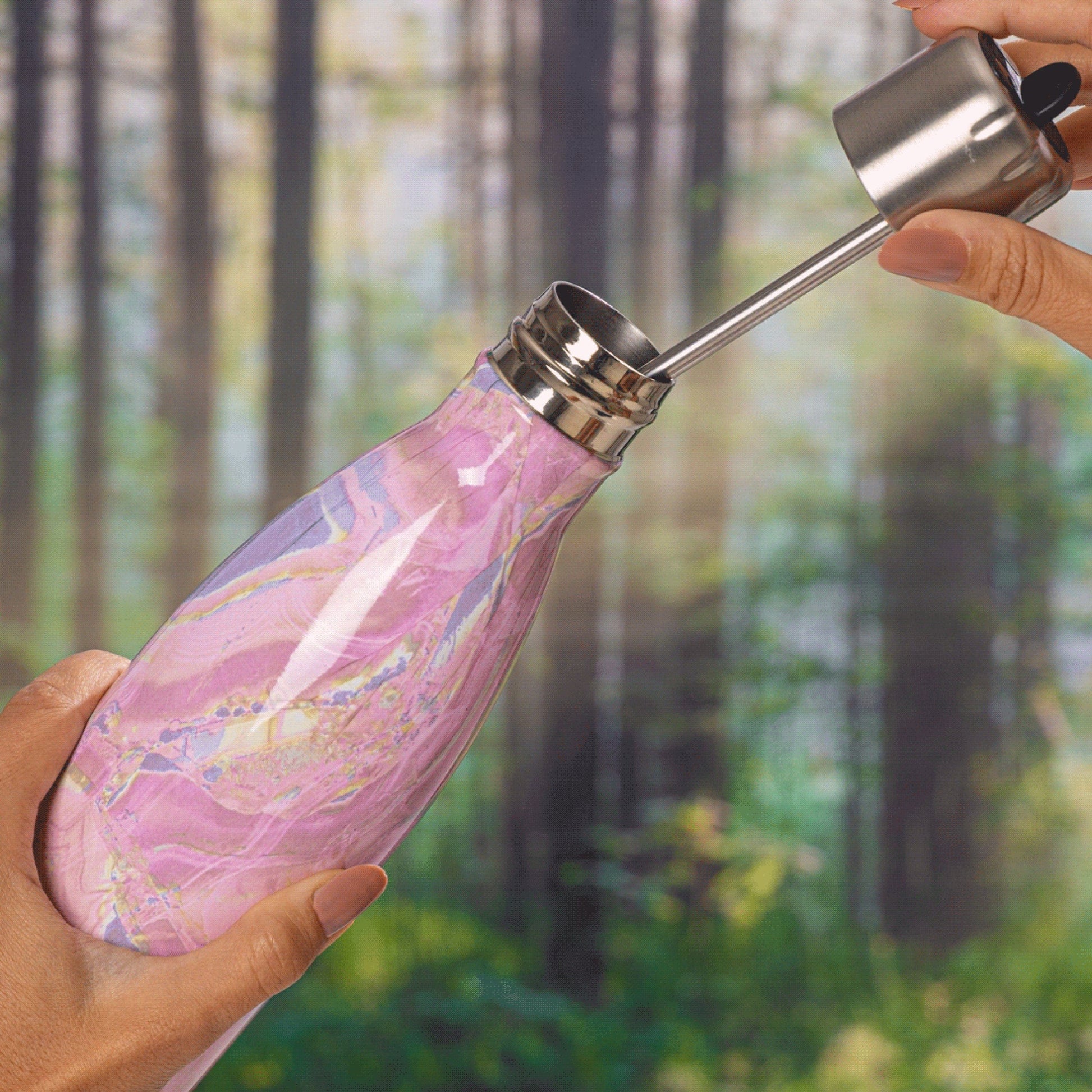 original-bottle-with-flip-straw-cap-17oz-x0 Swell-Water-Bottle-With-Straw-17oz-Pink-Geode-Rose-LifeStyle.jpg